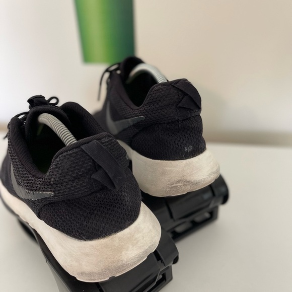 Nike Mens Black Roshe - Picture 4 of 6